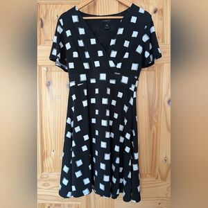 Ann Taylor Factory Black And White Square Pattern Midi Dress Size Small